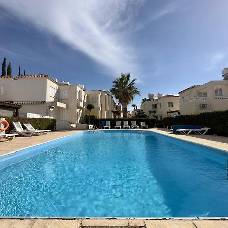 Cozy Nerina Cottage At Harbour Paphos Exteriör bild