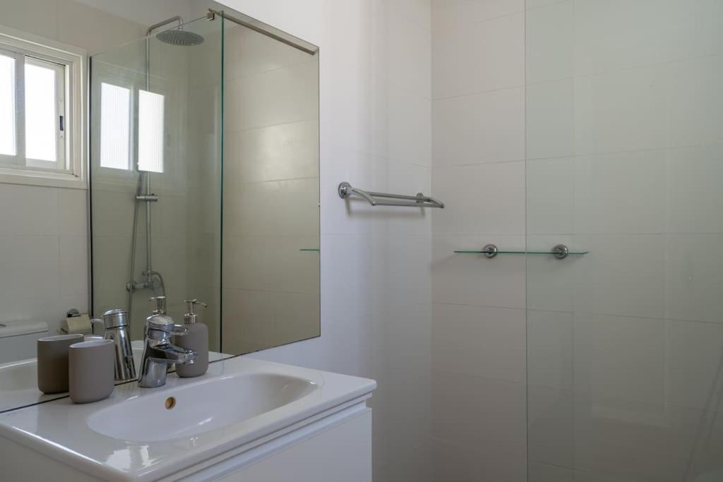 Cozy Nerina Cottage At Harbour Paphos Exteriör bild