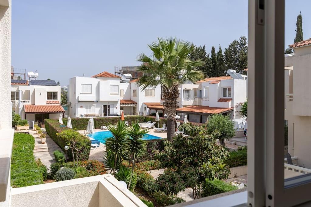 Cozy Nerina Cottage At Harbour Paphos Exteriör bild