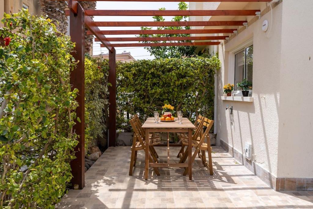 Cozy Nerina Cottage At Harbour Paphos Exteriör bild